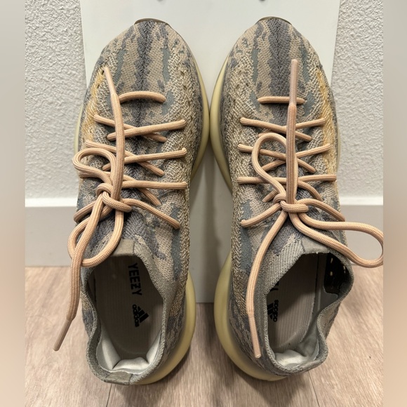 Yeezy 380 - Picture 9 of 13